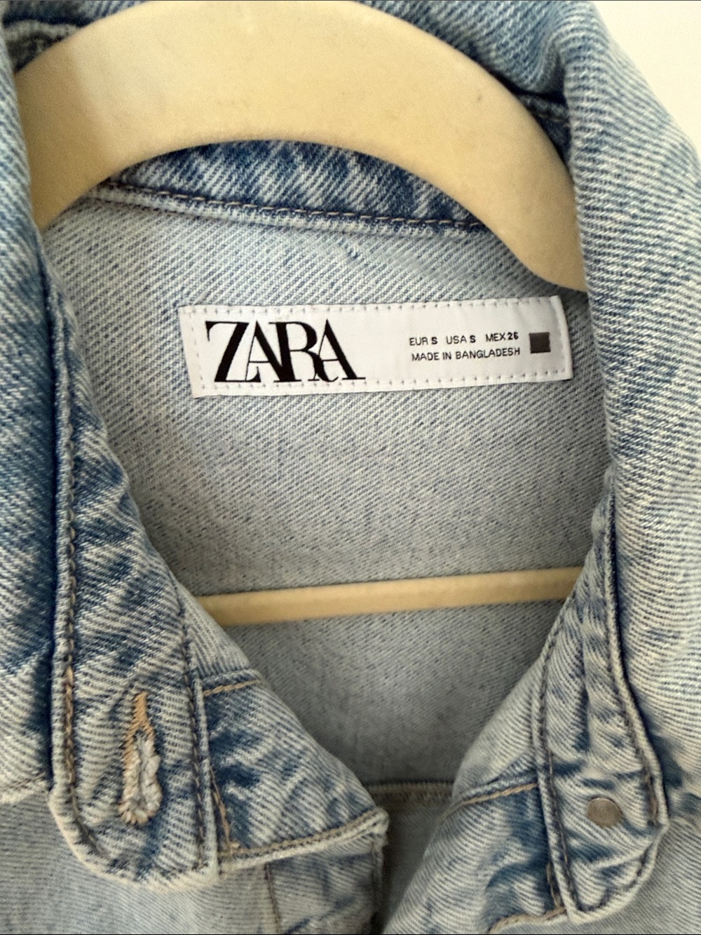 Zara Light Wash Denim Jacket with Patch Pockets - Picture 3 of 4